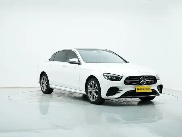 Mercedes-Benz E-Class — Фото автомобиля 3