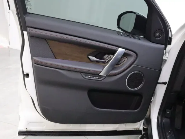 Land Rover Discovery Sport — Фото автомобиля 10