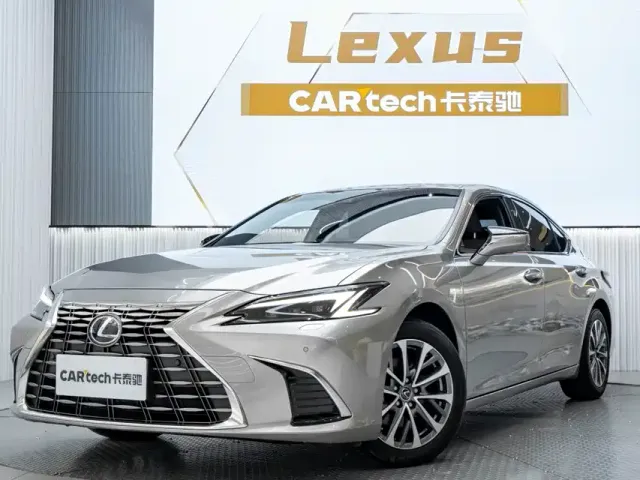 Lexus ES — Фото автомобиля 2