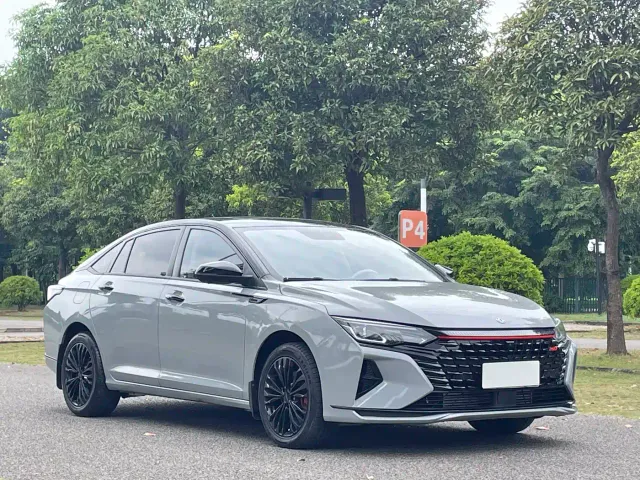 Dongfeng Yixuan MAX — Фото автомобиля 3