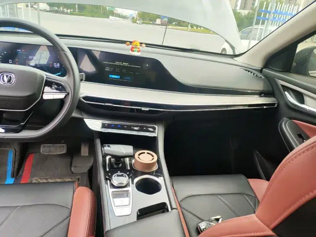 Changan Eado — Фото автомобиля 12