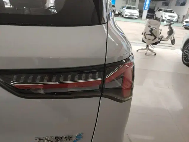 Wuling Starlight S — Фото автомобиля 7