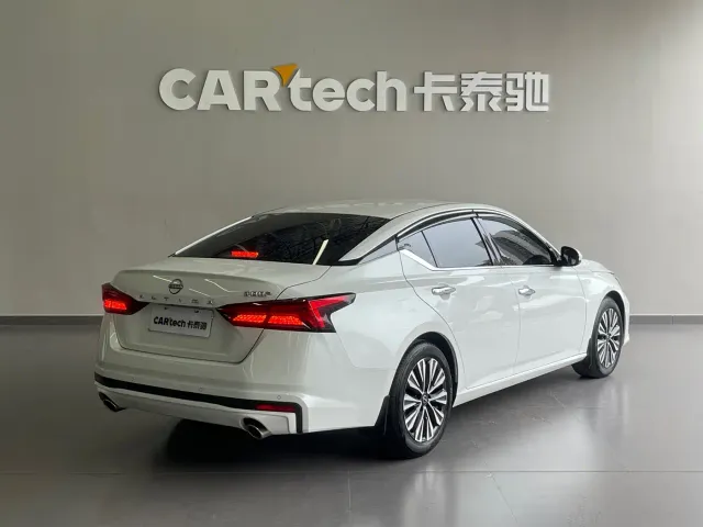 Nissan Teana — Фото автомобиля 4