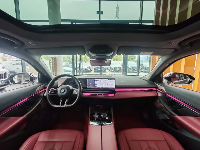 BMW i5 — Фото автомобиля 12