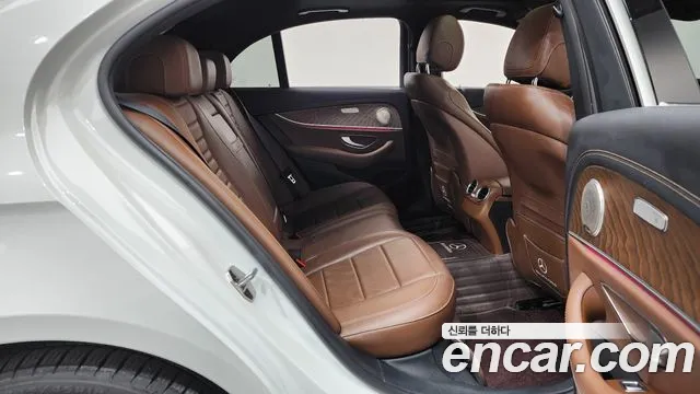 Mercedes-Benz E-Class W213 — Фото автомобиля 11