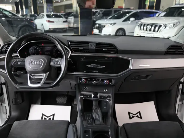 Audi Q3 — Фото автомобиля 11