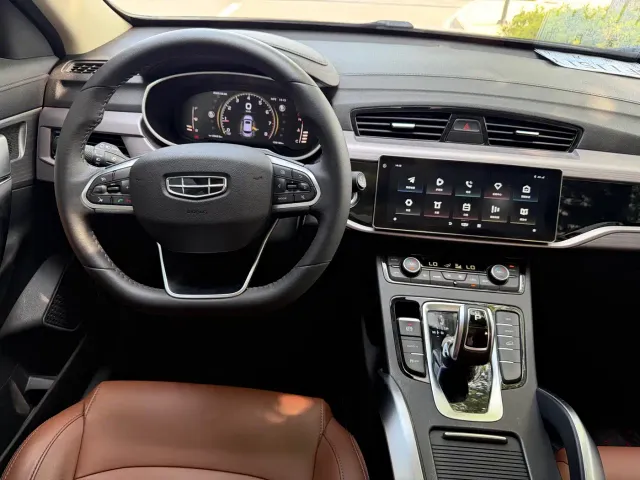 Geely Boyue — Фото автомобиля 6