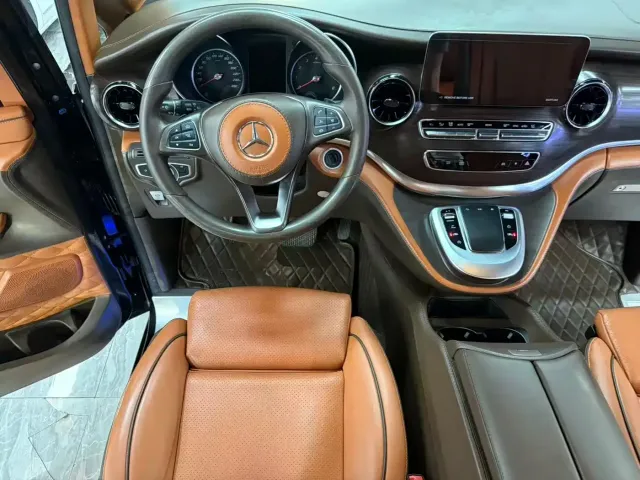 Mercedes-Benz V-Class — Фото автомобиля 6