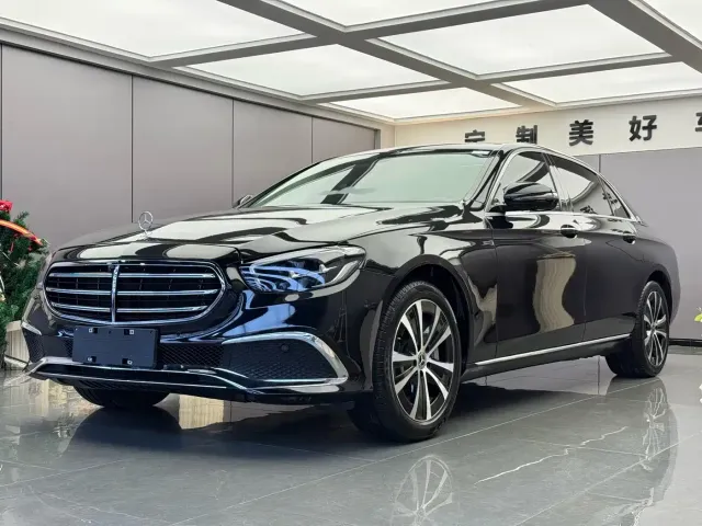 Фотография автомобиля — Mercedes-Benz E-Class