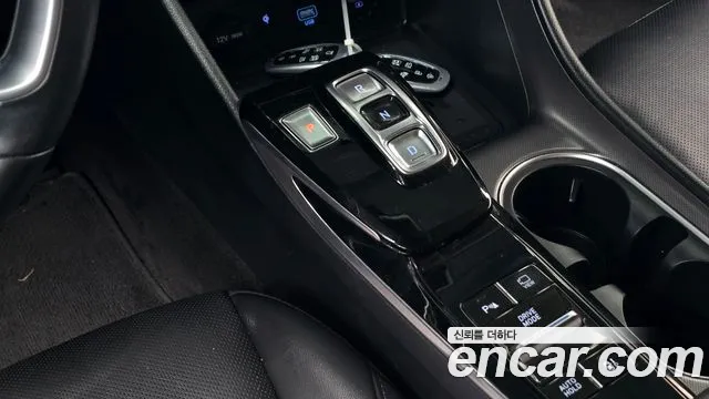Hyundai Sonata — Фото автомобиля 12