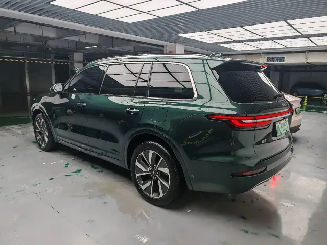 Li Auto ONE — Фото автомобиля 4