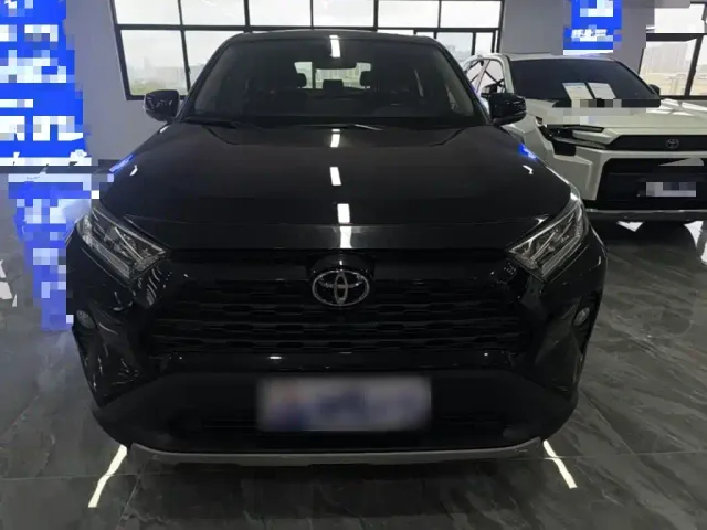 Toyota RAV4 — Фото автомобиля 2