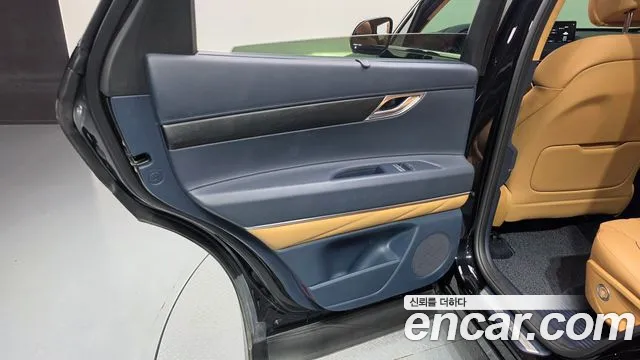 Genesis GV80 2.5T Бензин 2WD — Фото автомобиля 25