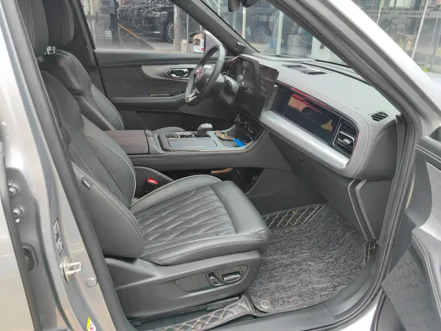 GAC Trumpchi GS8 — Фото автомобиля 11