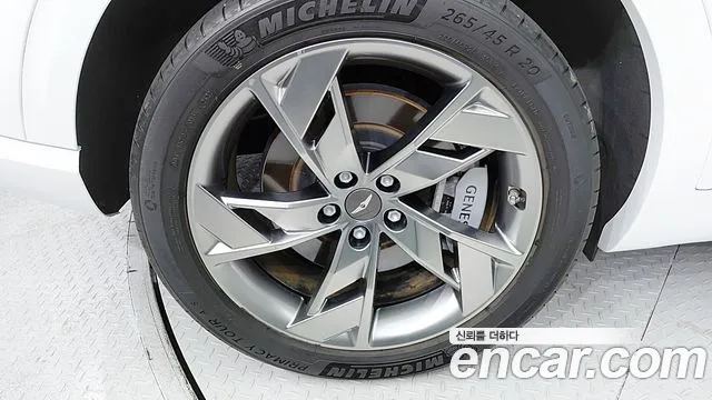 Genesis GV70 Electrified GV70 — Фото автомобиля 11