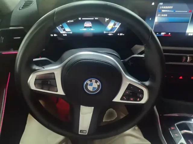 BMW i3 — Фото автомобиля 10