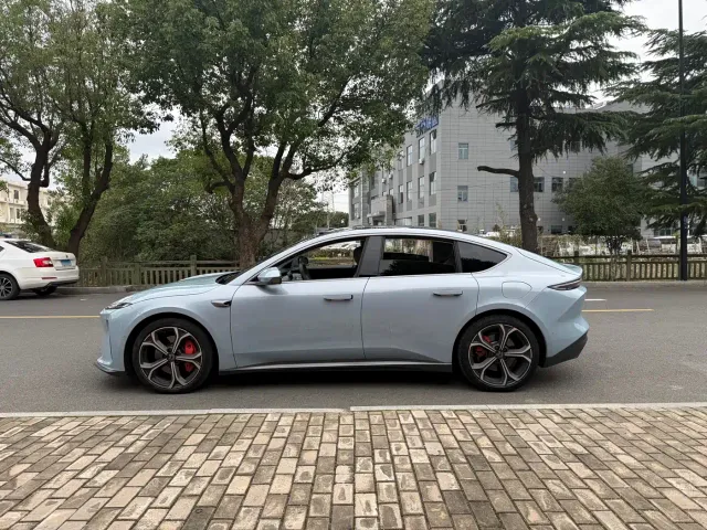 Nio ET5 — Фото автомобиля 8