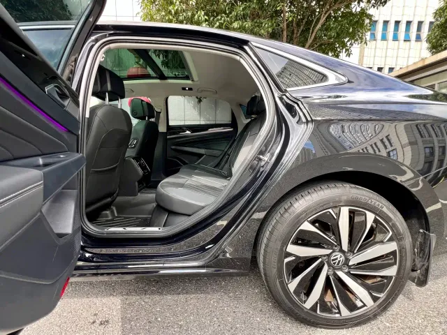Volkswagen Passat — Фото автомобиля 18