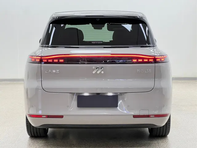 IM Motors LS8 — Фото автомобиля 5