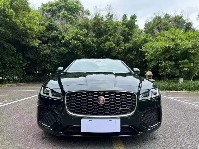 Jaguar XFL — Фото автомобиля 2