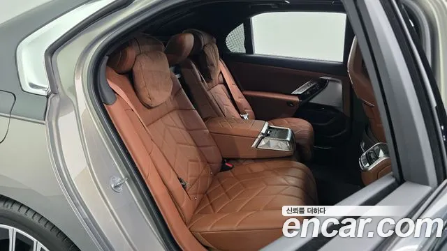 BMW 7 Series — Фото автомобиля 17