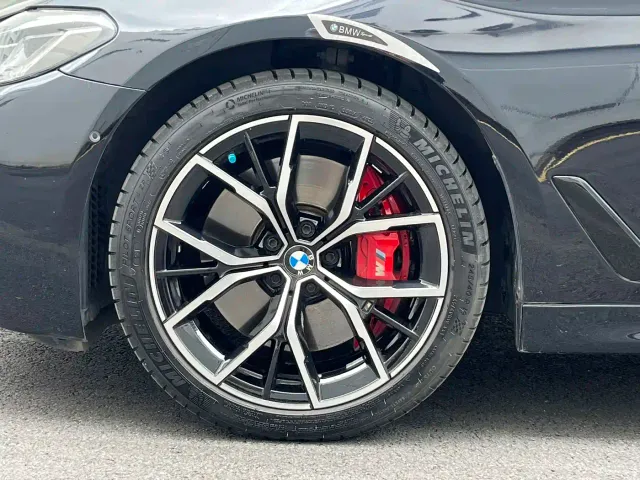 BMW 5 Series — Фото автомобиля 14
