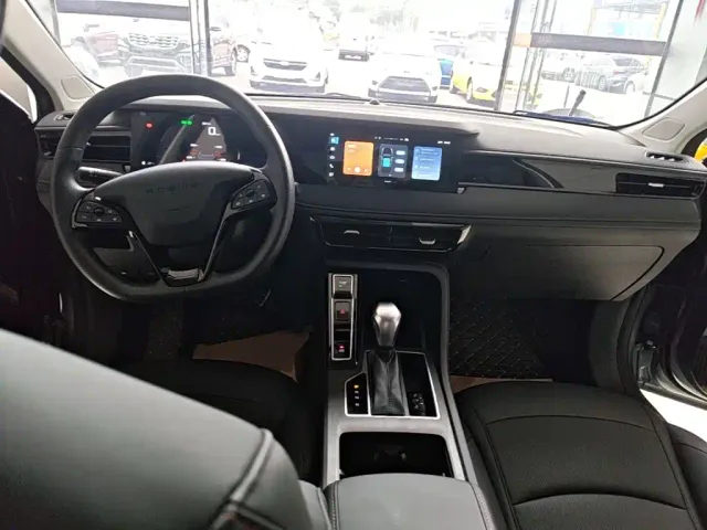 Roewe i5 — Фото автомобиля 9
