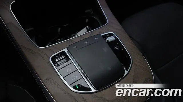 Mercedes-Benz E-Class — Фото автомобиля 18