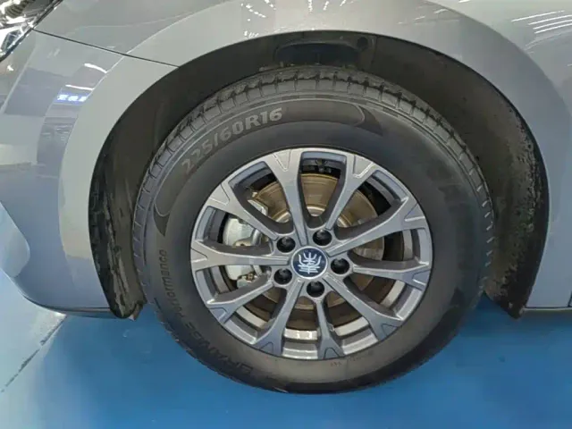 BYD Qin L — Фото автомобиля 22