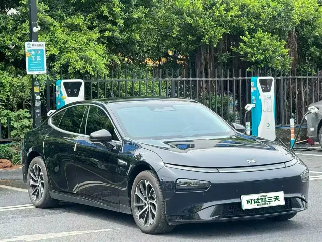 Xpeng P7 — Фото автомобиля 3