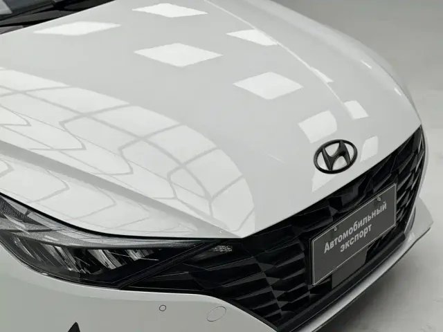 Hyundai Elantra — Фото автомобиля 5