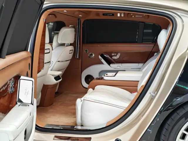 Zunjie Zunjie S800 2025 Model Extended Range Starlight Executive Edition 4-seater — Фото автомобиля 8