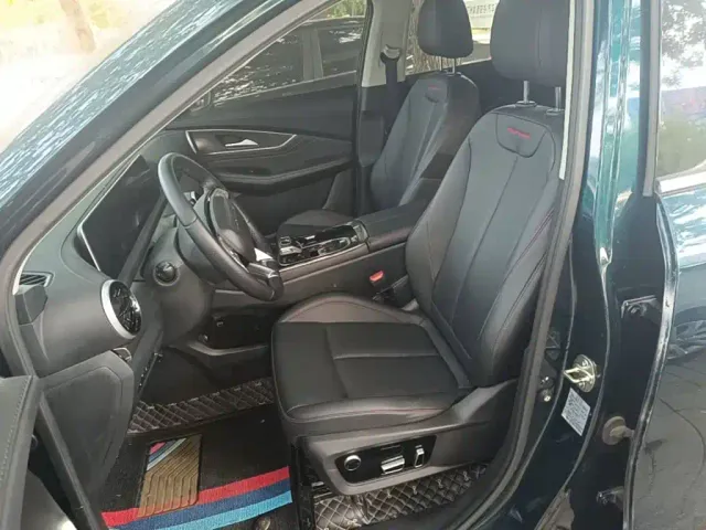 Forthing T5 Evo — Фото автомобиля 14