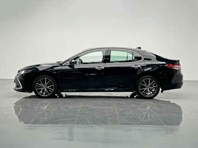 Toyota Camry — Фото автомобиля 3