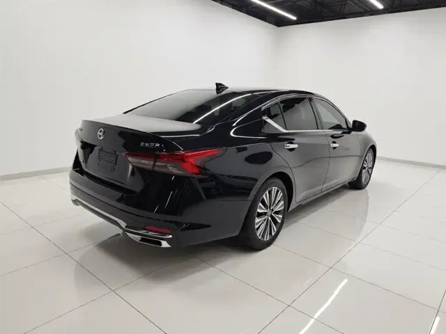 Nissan Teana — Фото автомобиля 6