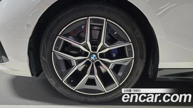 BMW 5 Series G60 — Фото автомобиля 5