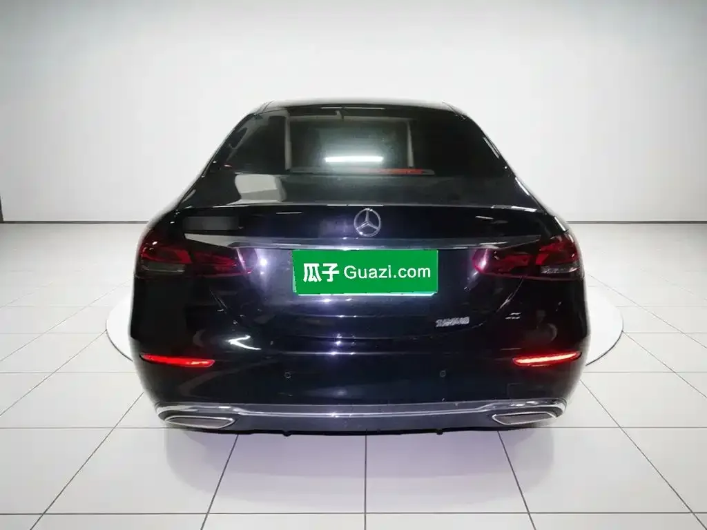 Mercedes-Benz Mercedes-Benz E-Class 2022 Facelift III E 300 L Luxury — Фото автомобиля 3