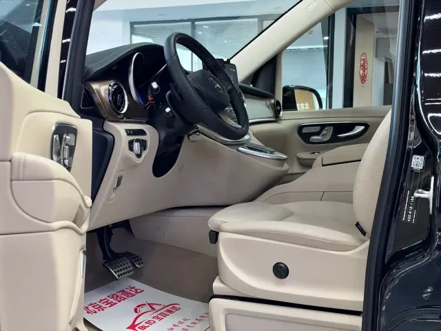 Mercedes-Benz V-Class — Фото автомобиля 7