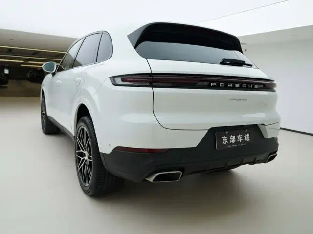 Porsche Cayenne — Фото автомобиля 4