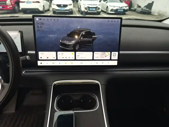 Leapmotor C11 — Фото автомобиля 12