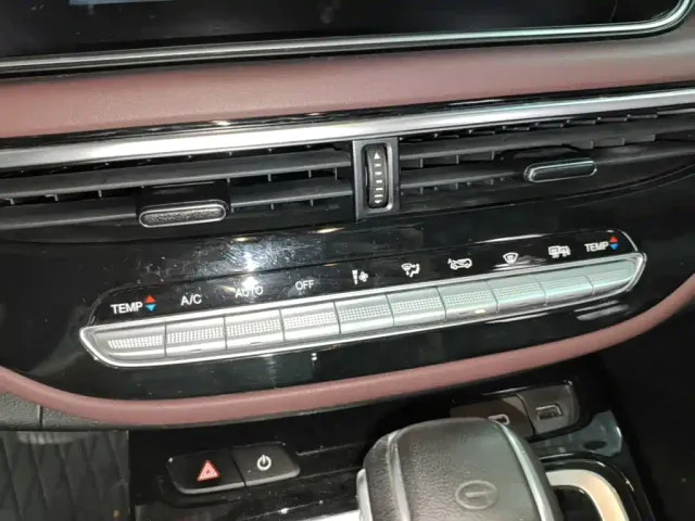 GAC Trumpchi M6 — Фото автомобиля 12