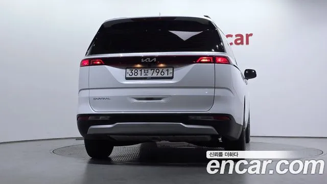 Kia Canival Carnival 4 поколение Бензин 9 мест Prestige — Фото автомобиля 4