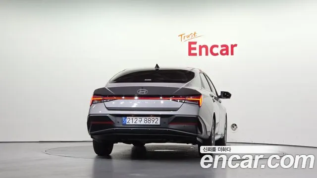 Hyundai Avante CN7 — Фото автомобиля 4