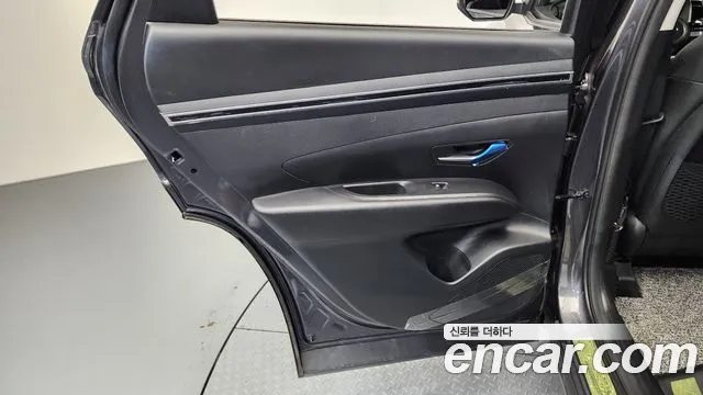 Hyundai Tucson Tucson (NX4) Дизель 2.0 2WD — Фото автомобиля 25