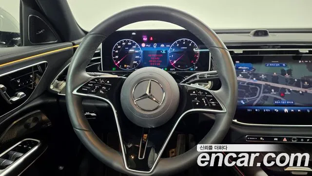 Mercedes-Benz E-Class — Фото автомобиля 20