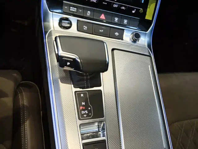 Audi A7L — Фото автомобиля 13