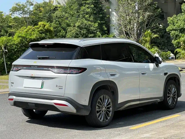 BYD Song Ultra — Фото автомобиля 24