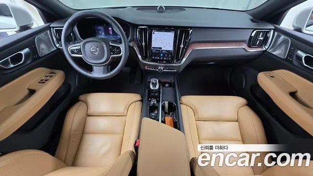 Вольво V60 V60 Cross Country 2 поколение B5 Ultimate AWD — Фото автомобиля 3