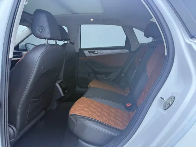 Volkswagen Sagitar — Фото автомобиля 16