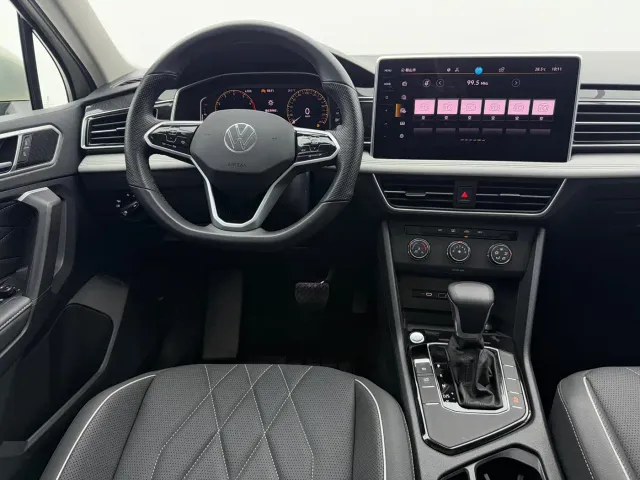 Volkswagen Tiguan L — Фото автомобиля 12